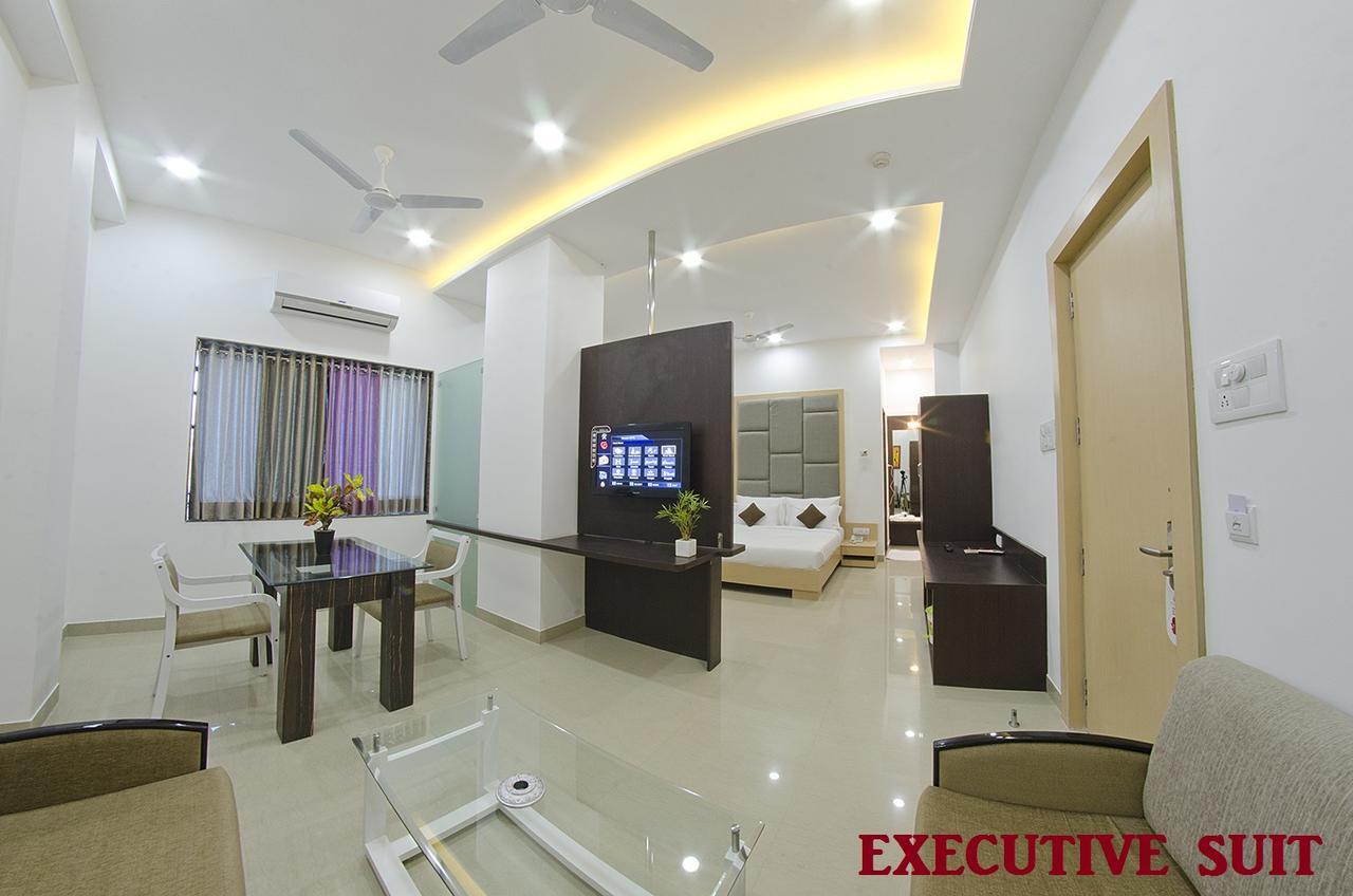 Jk Rooms 109 Hotel Mayur Ναγκπούρ Εξωτερικό φωτογραφία